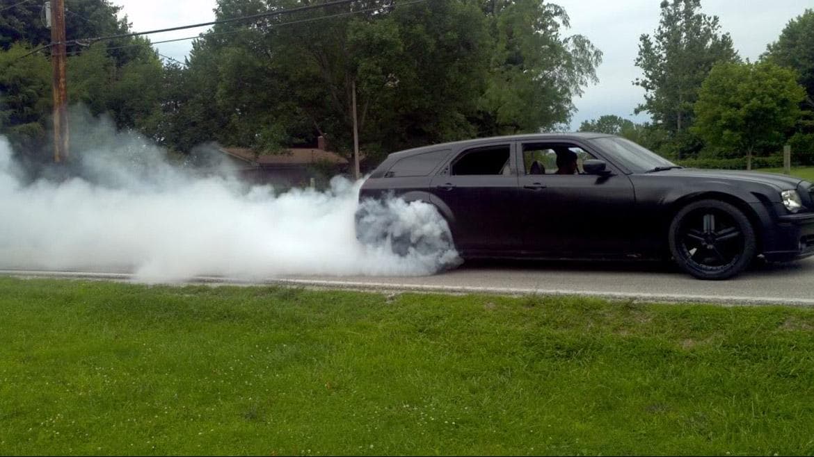 vehicle-dodge-magnum-5