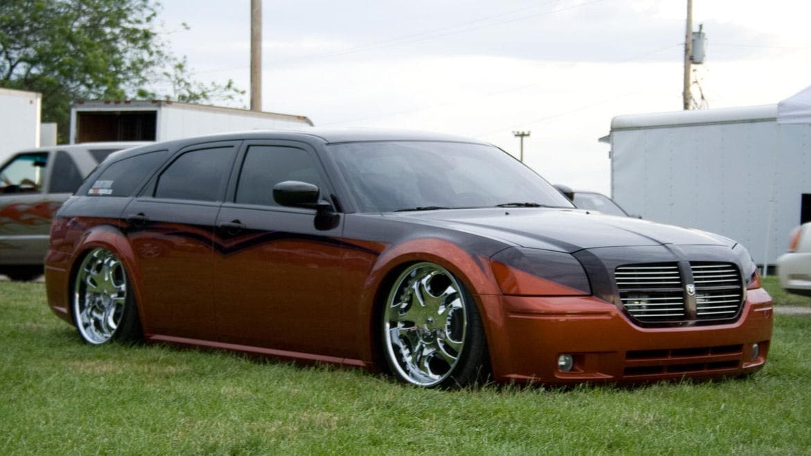 vehicle-dodge-magnum-4
