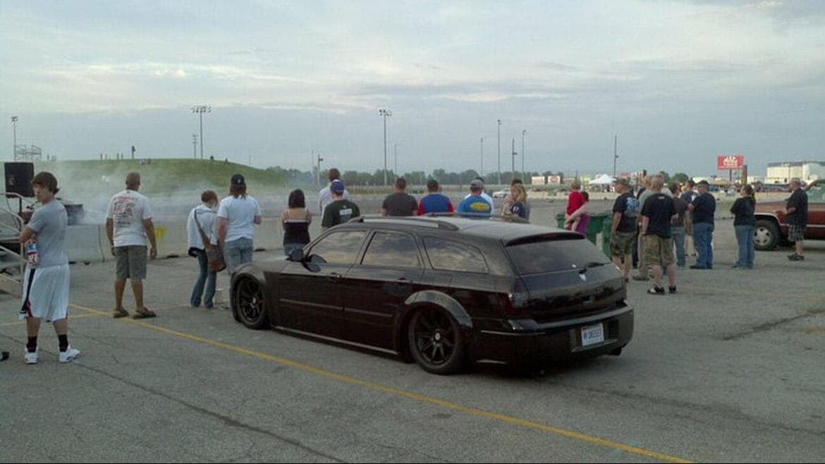 vehicle-dodge-magnum-3